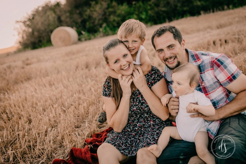 42419091_2220769414822679_6721292702031282176_o